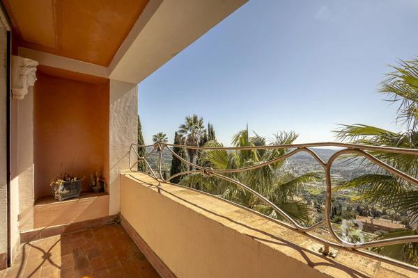 EXCLUSIVITE - Maison d’artiste Art-Déco florentin à Grasse – Quartier Rothschild