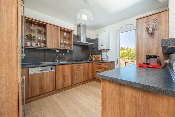 Trets (13530) VILLA DE 96 M² AVEC PISCINE et GARAGE