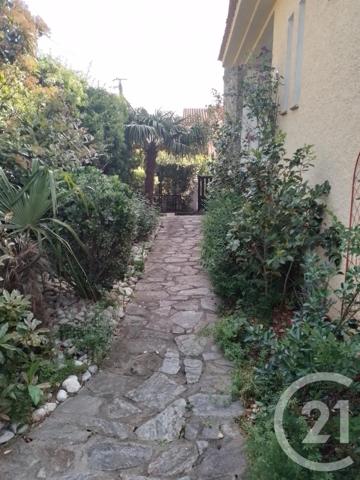 Maison à vendre  6 pièces - 151 m 2   ARLES SUR TECH  - 66