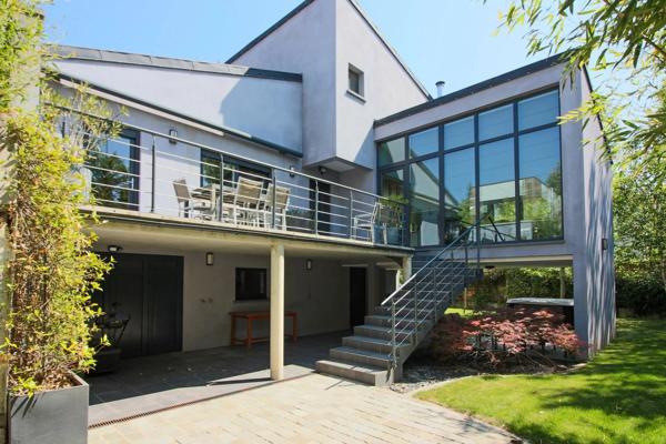 Maison d'architecte de 143 m² à proximité immédiate des bords de Marne