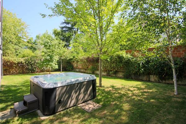 Maison d'architecte de 143 m² à proximité immédiate des bords de Marne