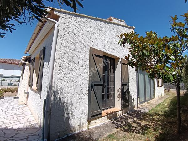 Six-fours Le BRUSC, villa indépendante T5 d'environ 100m² avec garage, sur une parcelle de 349m².