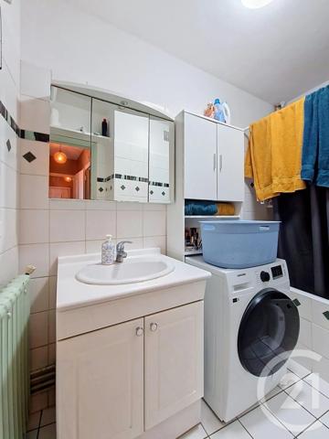 Appartement T3 à vendre  3 pièces - 54 m 2   CLERMONT FERRAND  - 63