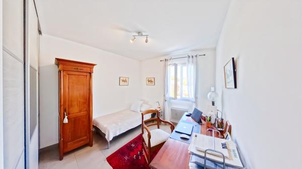 Uzès (30700) Belle villa située à seulemnt 3 km d'Uzès