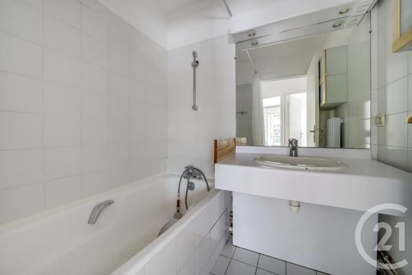 Appartement F3 à vendre  3 pièces - 69,60 m2 PARIS - 75019