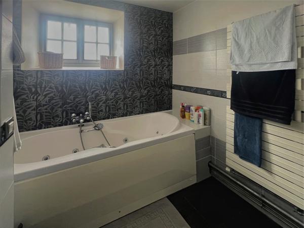 À vendre - Maison ancienne, 8 pièces située à Longnes (78980)