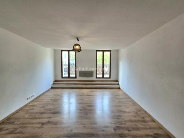 Location                                                      Appartement
                        
                     1 pièces                      37 m2                     à Draguignan
