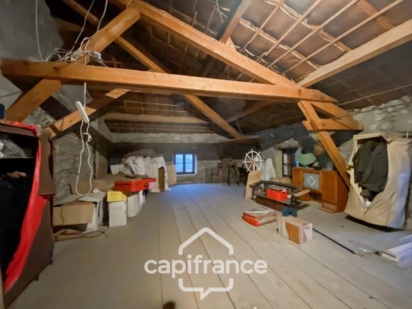 Propriété d’exception – Ancienne magnanerie de 229 m² et ses dépendances à Sarras (07)