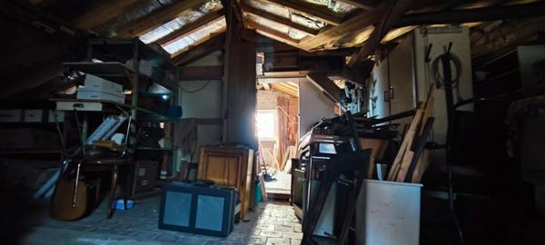 Maison ancienne pleine de potentiel à Champlemy