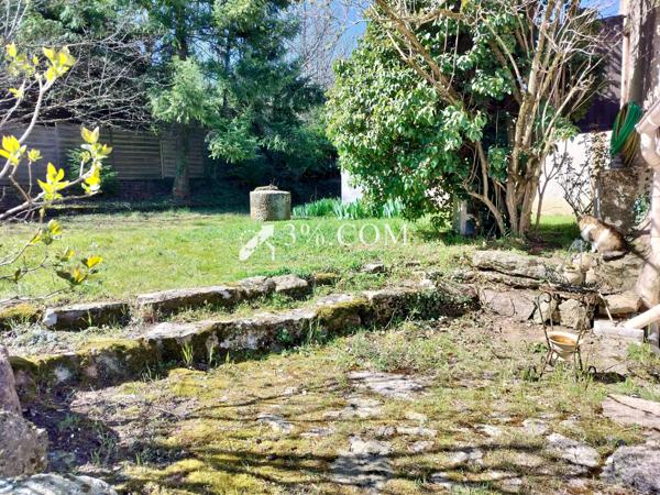 Maison en pierre de 120m2 avec dépendances sur parcelles attenantes de 6738m2 Saint-Romain-de-Lerps (07130)