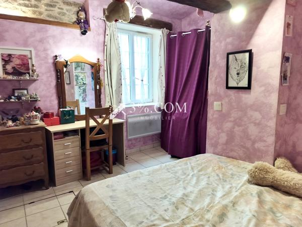 Maison en pierre de 120m2 avec dépendances sur parcelles attenantes de 6738m2 Saint-Romain-de-Lerps (07130)