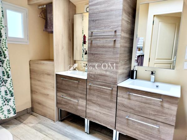 Maison en pierre de 120m2 avec dépendances sur parcelles attenantes de 6738m2 Saint-Romain-de-Lerps (07130)