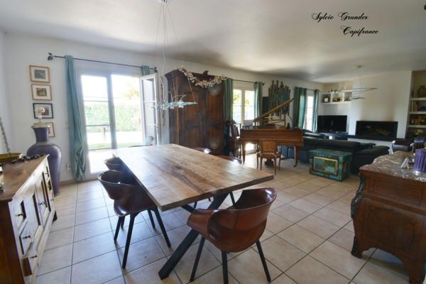 Dpt Vaucluse (84), à vendre VILLELAURE maison P5 de 178 m² - Terrain de 1 500,00 m²