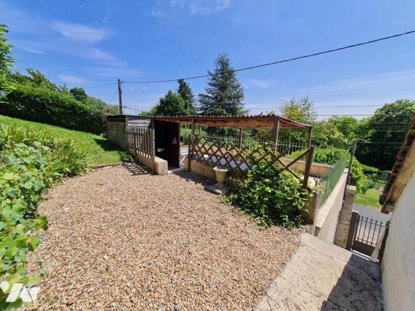 MAISON - A VENDRE - MONTOIRE sur LE LOIR ( St Quentin les Troo) (41800)