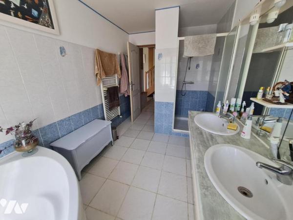 MAISON - A VENDRE - MONTOIRE sur LE LOIR ( St Quentin les Troo) (41800)