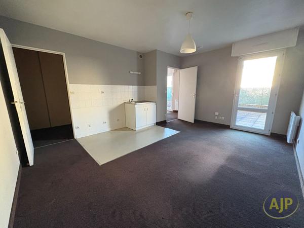 Appartement à louer Nantes : 2 pièces, 33m² avec 1 chambre(s) à 522€ - AJP Immobilier Nantes Ouest