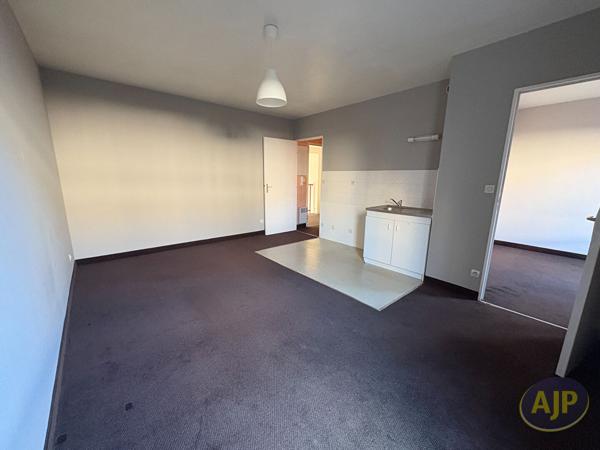 Appartement à louer Nantes : 2 pièces, 33m² avec 1 chambre(s) à 522€ - AJP Immobilier Nantes Ouest