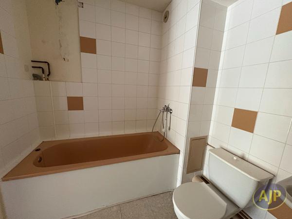 Appartement à louer Nantes : 2 pièces, 33m² avec 1 chambre(s) à 522€ - AJP Immobilier Nantes Ouest