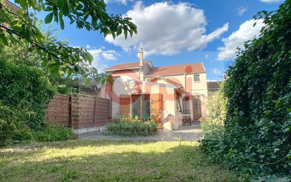 Maison à vendre    4 pièces • 103 m2 Issy-les-Moulineaux