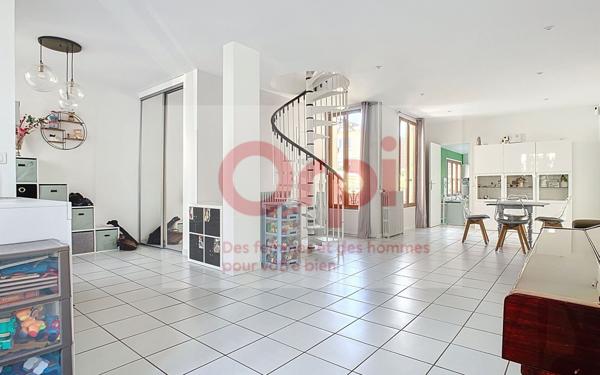 Maison à vendre    4 pièces • 103 m2 Issy-les-Moulineaux