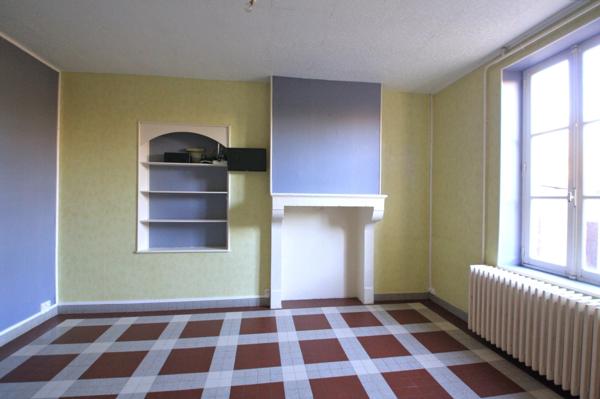 Maison 241 m² 6 chambres, à proximité directe des commodités.