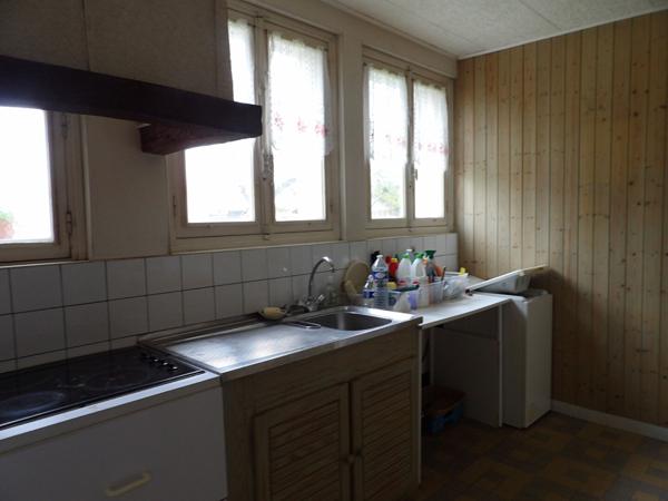 MAISON A RENOVER AVEC POTENTIEL AU COEUR D'UNE COMMUNE DYNAMIQUE