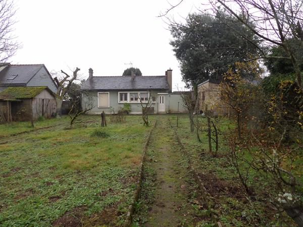 MAISON A RENOVER AVEC POTENTIEL AU COEUR D'UNE COMMUNE DYNAMIQUE