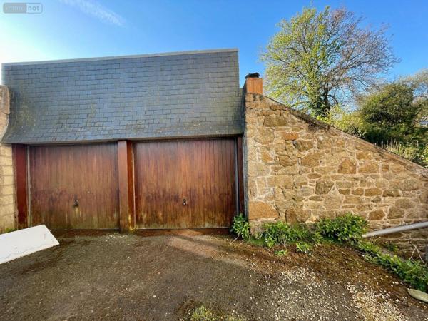 Local mixte (Pro/Hab) à vendre à Plouaret dans les Côtes-d'Armor (22420), ref : B23/2025   
Centre ville