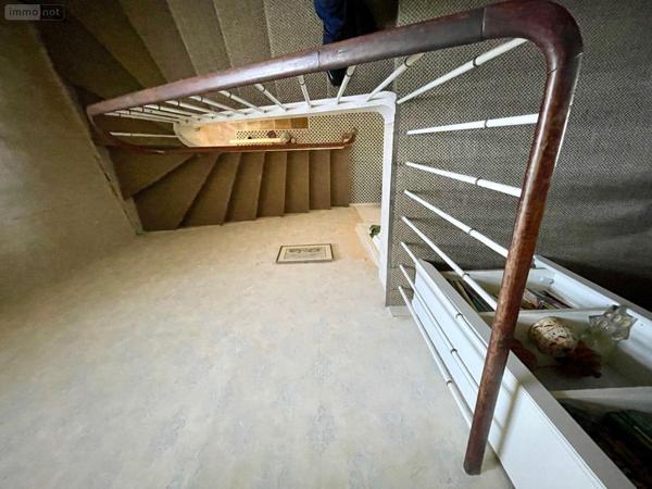 Local mixte (Pro/Hab) à vendre à Plouaret dans les Côtes-d'Armor (22420), ref : B23/2025   
Centre ville