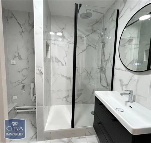Appartement à louer 2 pièces 46m² Évry-Courcouronnes (91000)