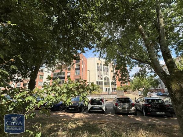 Appartement à louer 2 pièces 46m² Évry-Courcouronnes (91000)