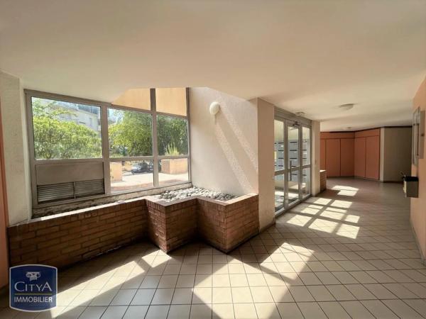 Appartement à louer 2 pièces 46m² Évry-Courcouronnes (91000)