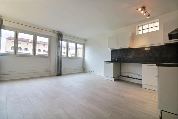 A Louer Appartement Marseille 13008 Prado / Carré d'Or Appartement Marseille 2 pièce(s) 48 m2