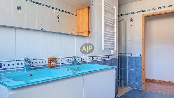 Maison à vendre Soulac Sur Mer - 3 pièces, 120m² avec 2 chambre(s) à 298 200€ - AJP Soulac Immobilier