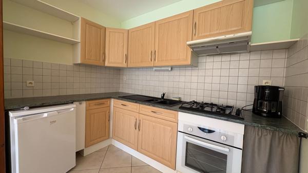 Appartement à louer à Saint Sebastien Sur Loire 2 pièce(s) - Cour extérieure - Location meublée