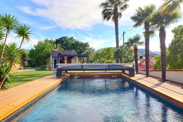 Maison Aubagne 8 pièce(s) 190 m2 avec piscine - jacuzzi sur 1200 m2 de terrain