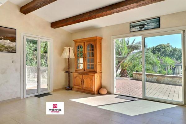 Maison Aubagne 8 pièce(s) 190 m2 avec piscine - jacuzzi sur 1200 m2 de terrain