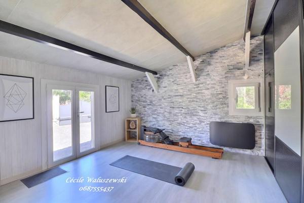 Maison Aubagne 8 pièce(s) 190 m2 avec piscine - jacuzzi sur 1200 m2 de terrain