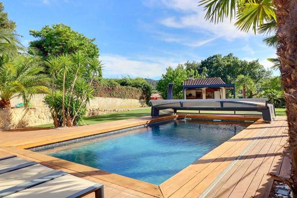 Maison Aubagne 8 pièce(s) 190 m2 avec piscine - jacuzzi sur 1200 m2 de terrain