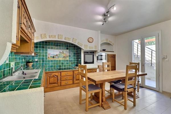 Maison Aubagne 8 pièce(s) 190 m2 avec piscine - jacuzzi sur 1200 m2 de terrain