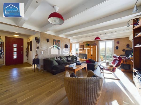 Maison avec piscine garage et atelier