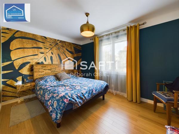 Maison avec piscine garage et atelier