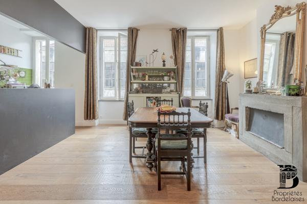 Immeuble en pierre rénové, 230 m² Bordeaux Victoire Capucins