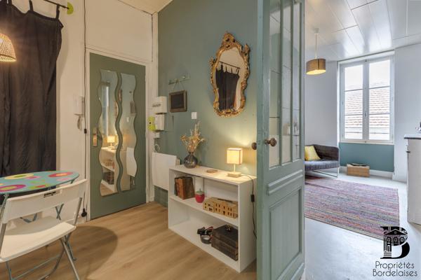 Immeuble en pierre rénové, 230 m² Bordeaux Victoire Capucins