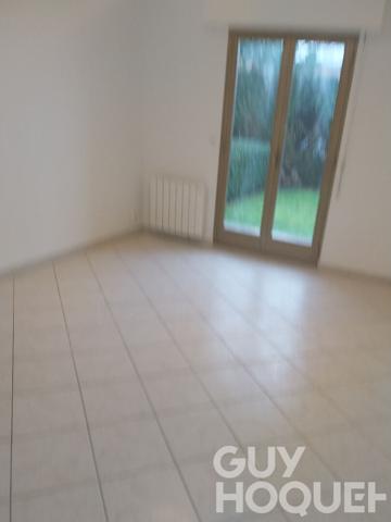 Proche gare et commerces