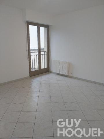 Proche gare et commerces