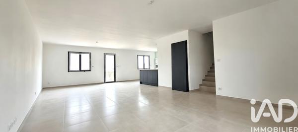 Maison à vendre 4 pièces 111 m² Camaret-sur-Aigues