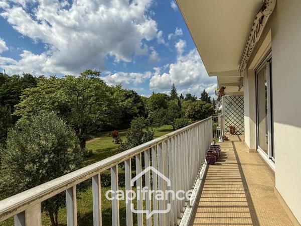 Exceptionnel: appartement 122 m2, 3 chambres, garage, cave à Saint Symphorien