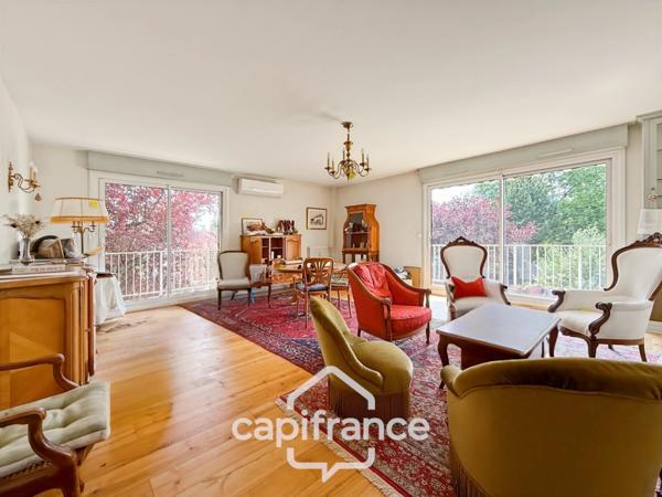 Exceptionnel: appartement 122 m2, 3 chambres, garage, cave à Saint Symphorien