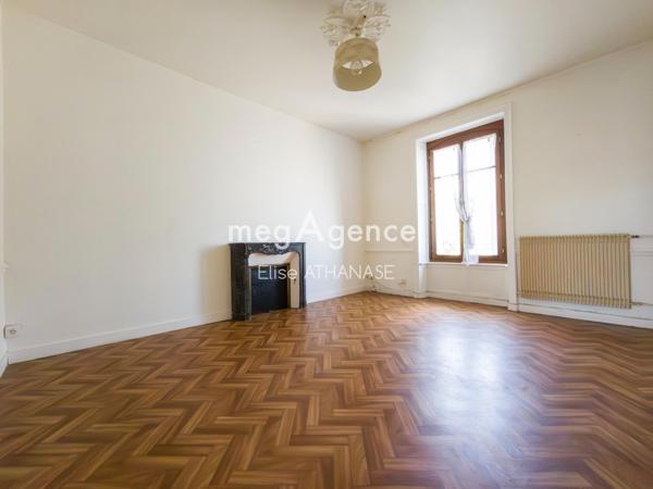 Appartement à FOUGERES, 35300 - 4 pièces 82m²